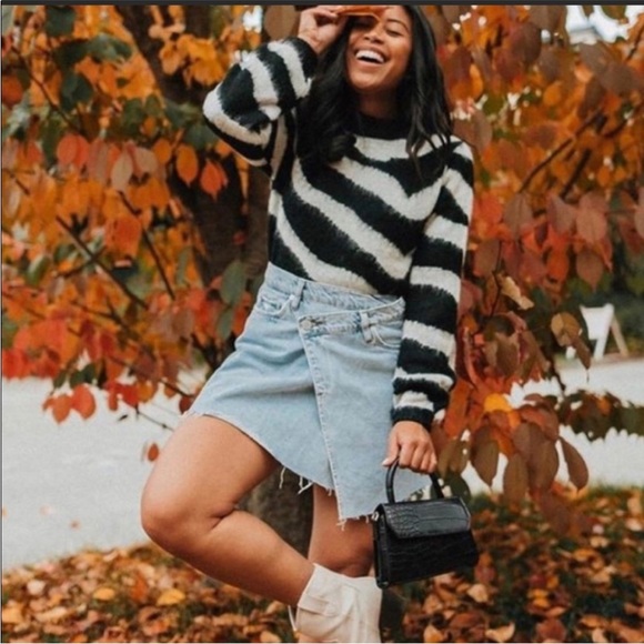 Who What Wear Zebra Print Crew Neck Sweater - Picture 2 of 6